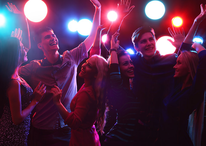 people dancing at Oro Nightclub 