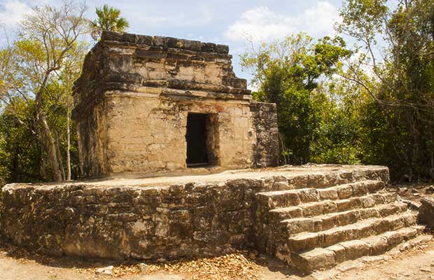 The island of Cozumel located off the coast of the Caribbean Sea, in the state of Quintana Roo in Mexico, has more than ten pre-Columbian Mayan archeological sites registered.