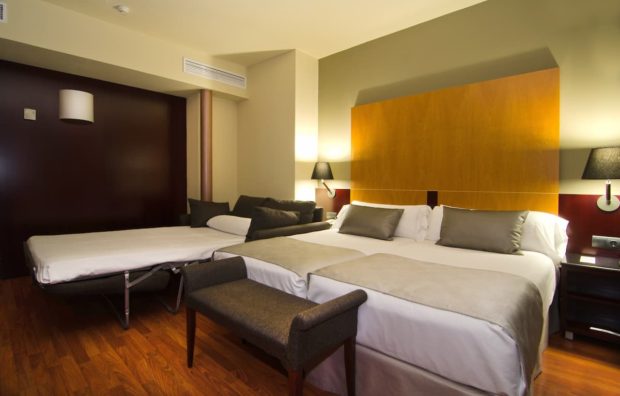 Comfortable Room with double and single bed in Hotel Catalonia el Pilar