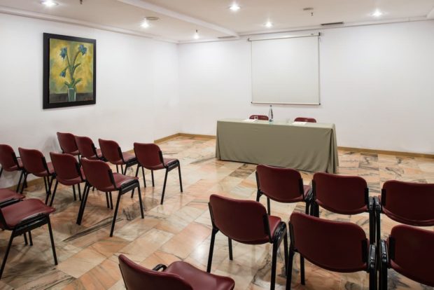 Conference Room in Hotel Catalonia AlbÃ©niz