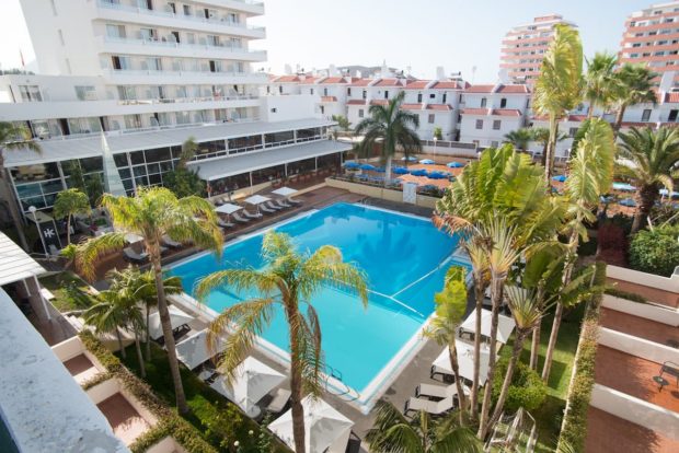 Catalonia Oro Negro hotel swimming pool