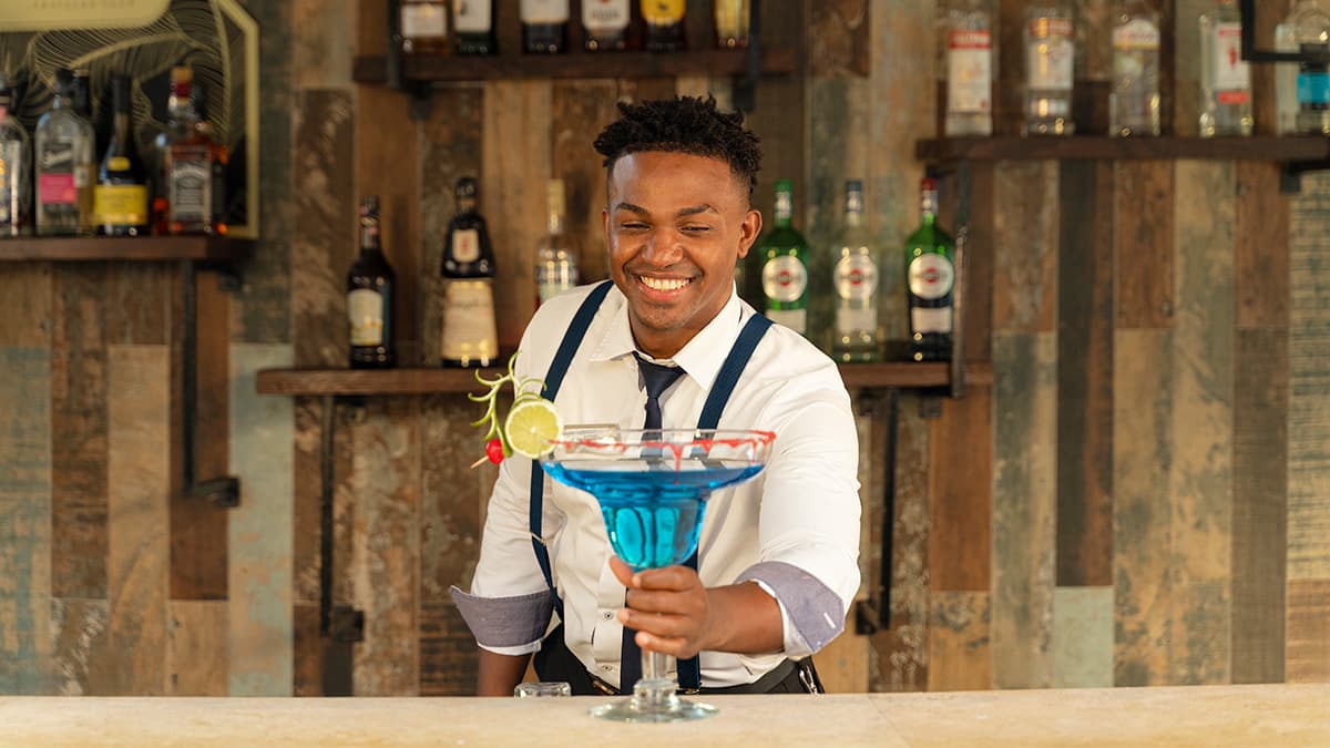 color drink bartender