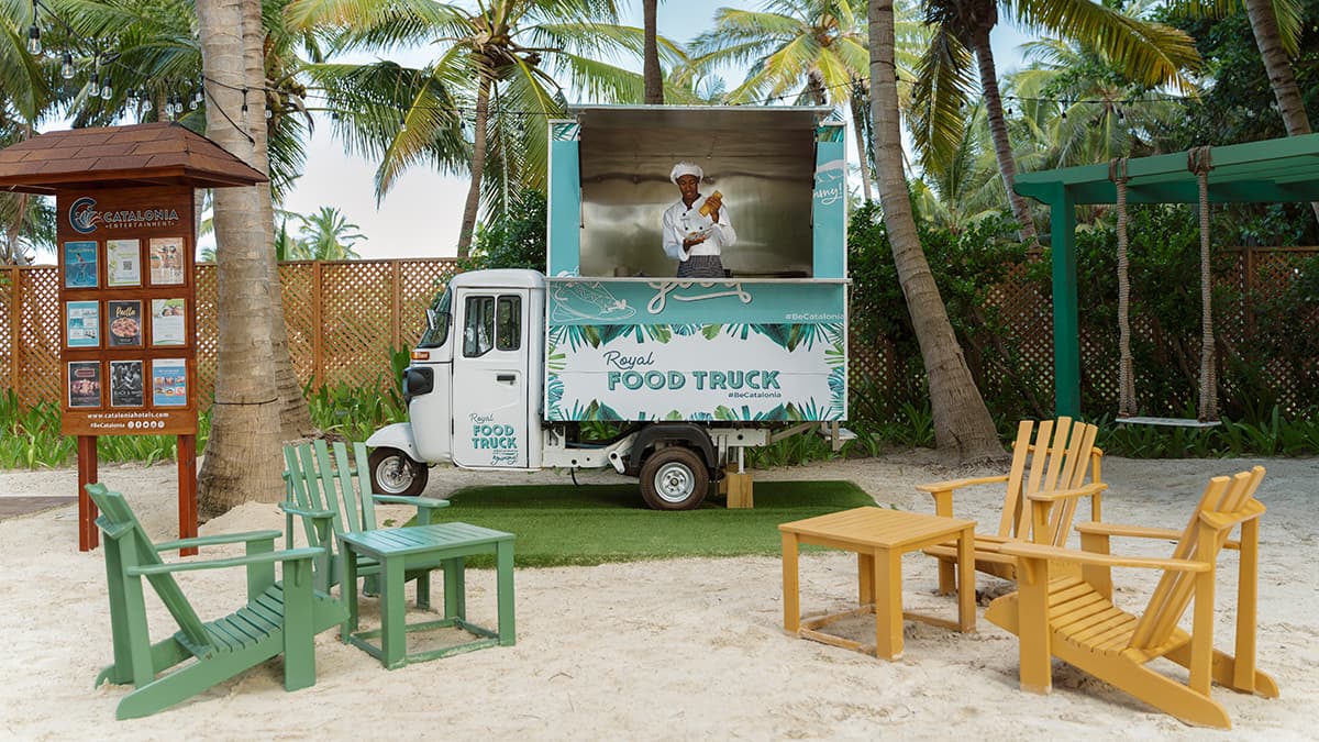 mincer truck cook