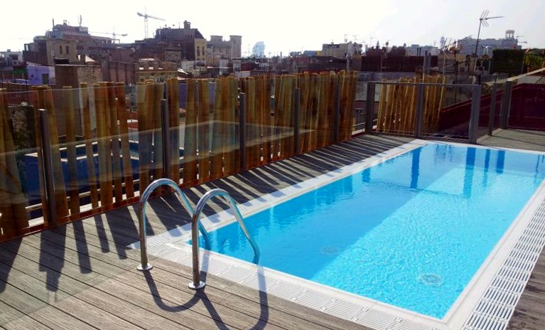 Nueva piscina del hotel Catalonia Born