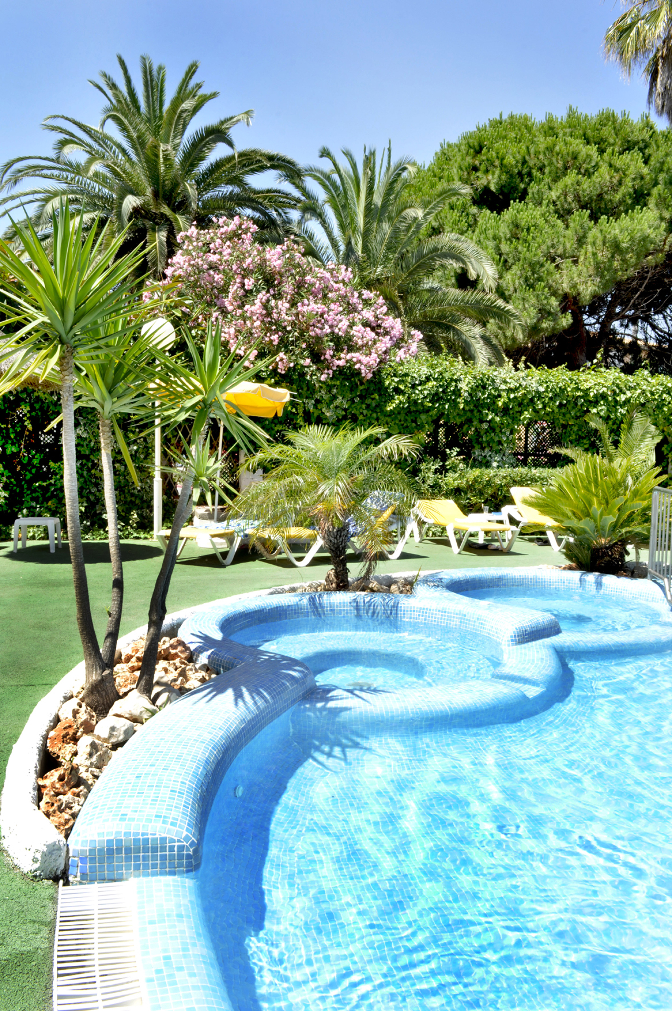 Piscina jacuzzis Catalonia Cónsul