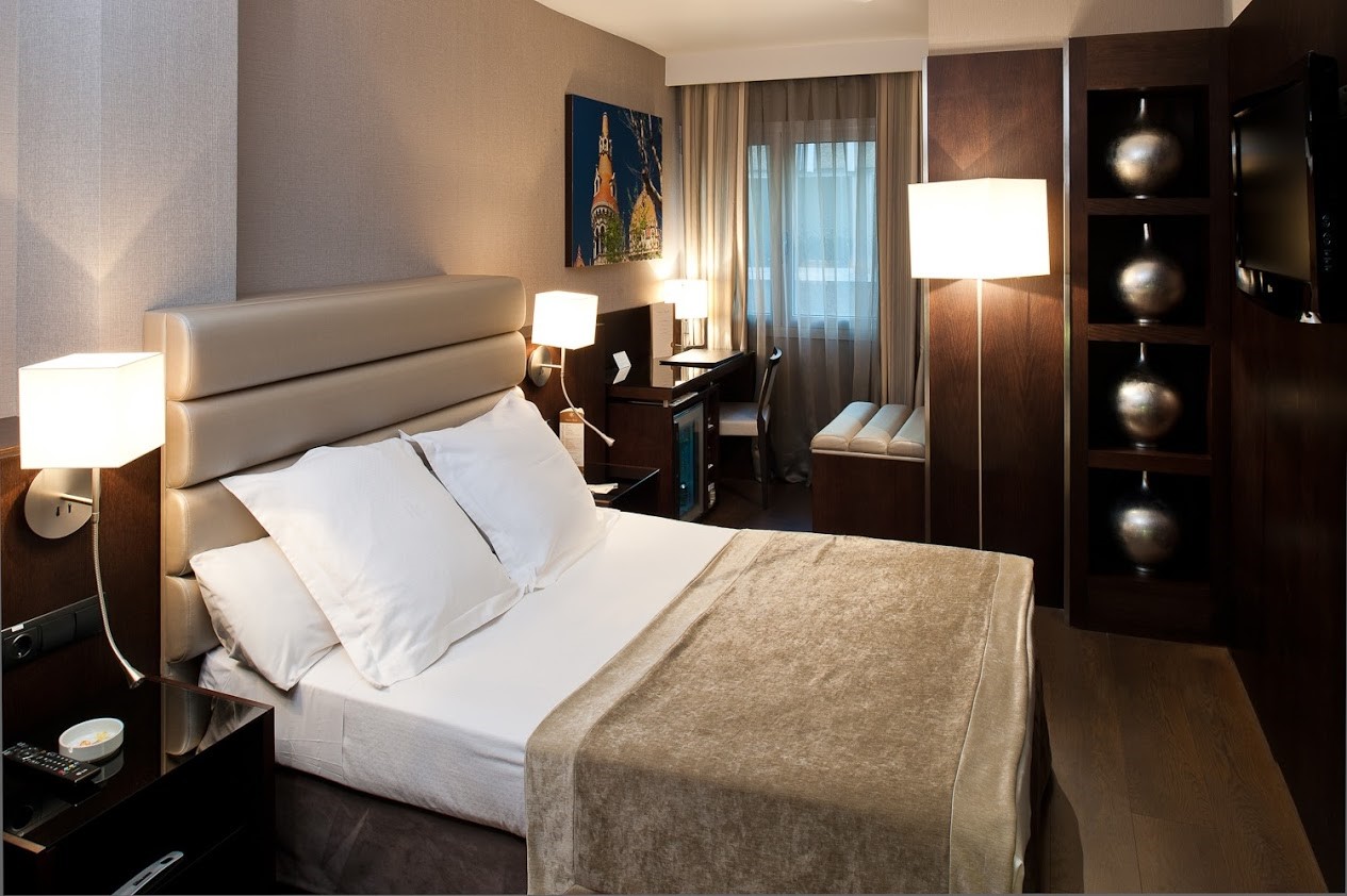 En Un Hotel Hay Habitaciones Dobles Y Sencillas