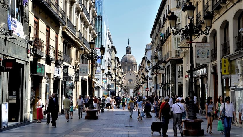 Calle de Zaragoza cerca del Pilar