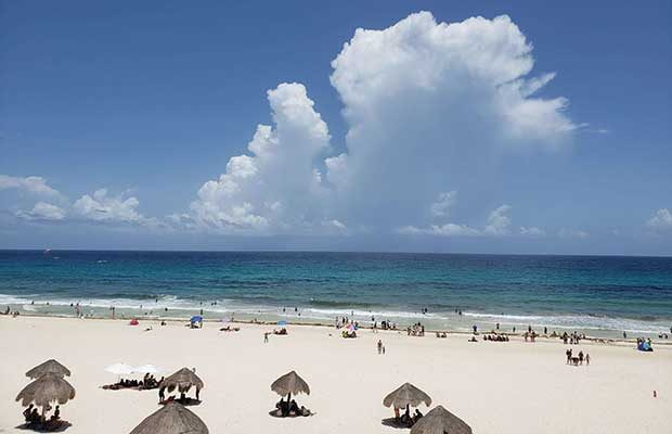 Cancún Playa Delfines