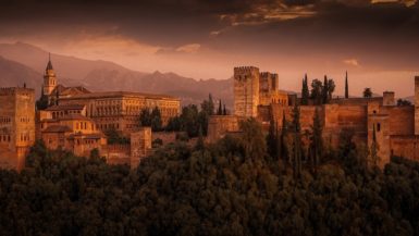 Vistas de la Alhambra de Granada al atardecer