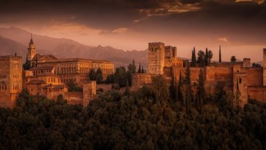 Vistas de la Alhambra de Granada al atardecer