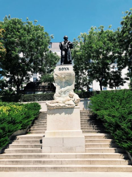 Estatua de Goya en el Museo del Prado