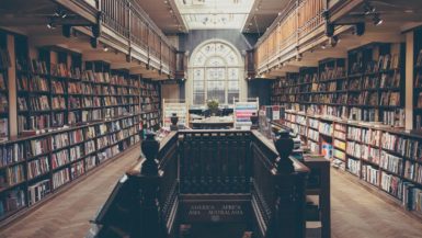 Foto de la biblioteca de una universidad