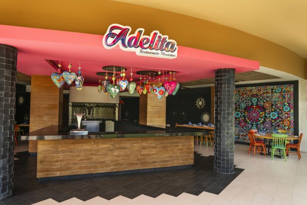 Adelita-restaurante-playa-maroma-catalonia