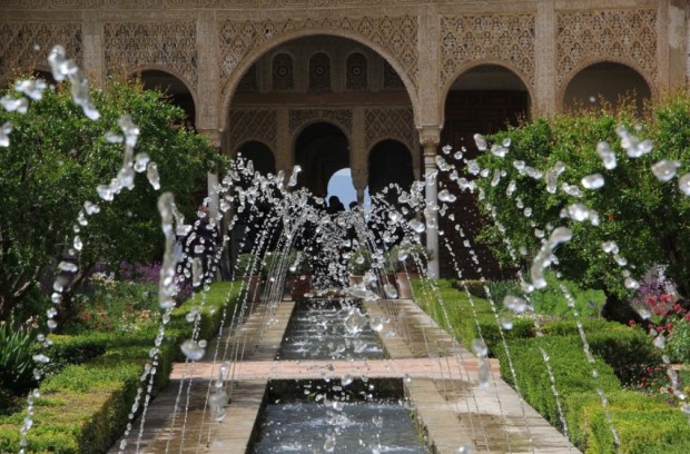 patios durante la visita a la alhambra