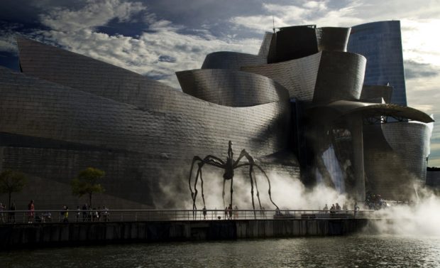 Fachada del museo Guggenheim de Bilbao