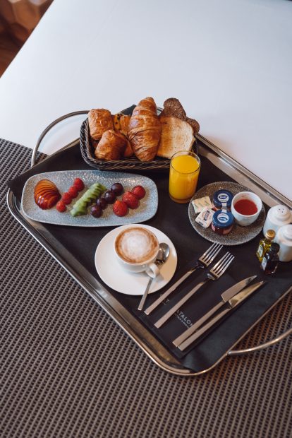 room-service-desayuno-hotel
