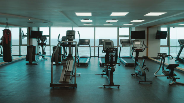 pesas-maquinaria-gimnasio