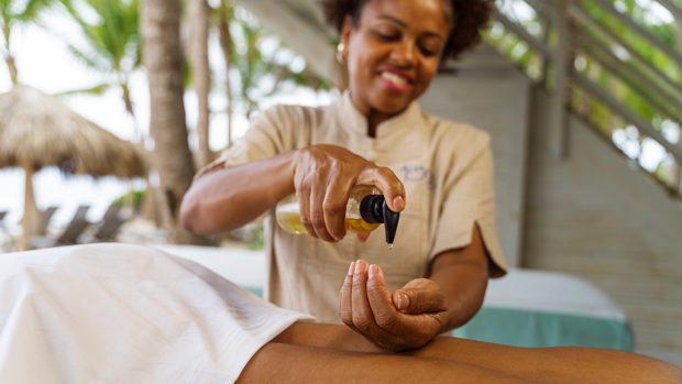 masajista-playa-aceite