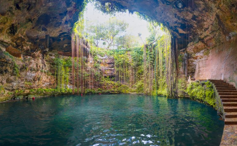 Ik-Kil Cenote - Lovely cenote in Yucatan Peninsulla with transparent waters and hanging roots