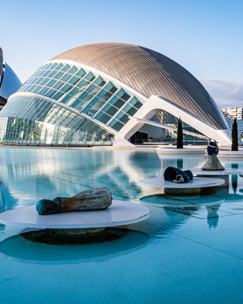 Spiegelung Oper und Kino in der ciudad de las artes y las scienc