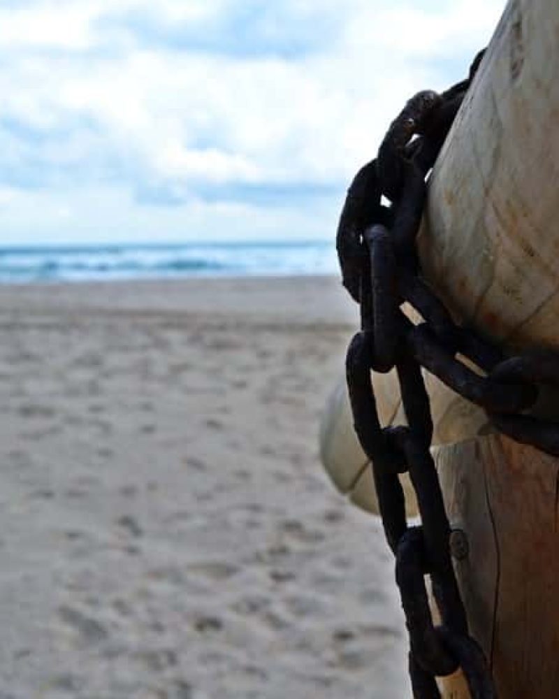 arana playa en pueblo costero de murcia