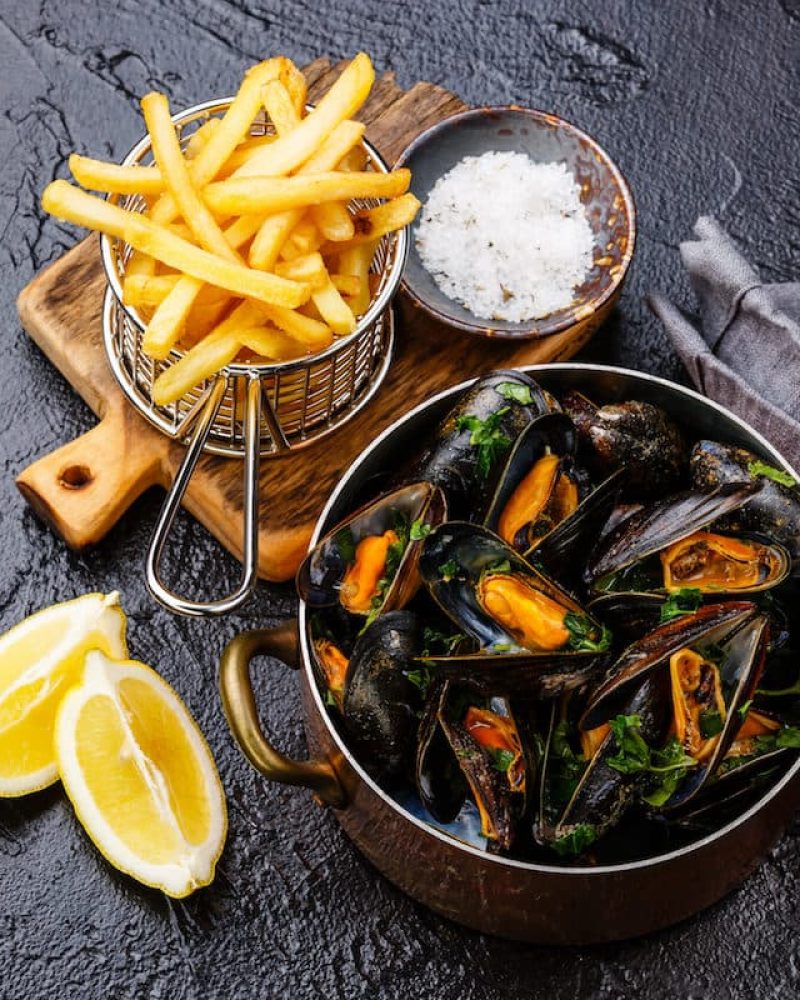 Mejillones con patatas fritas