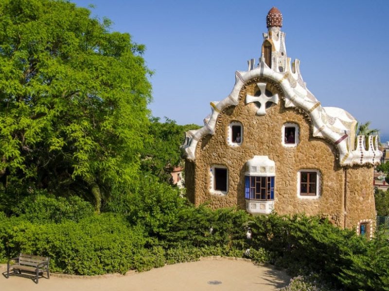 Estatua Gaudí en la Sagrada Familia