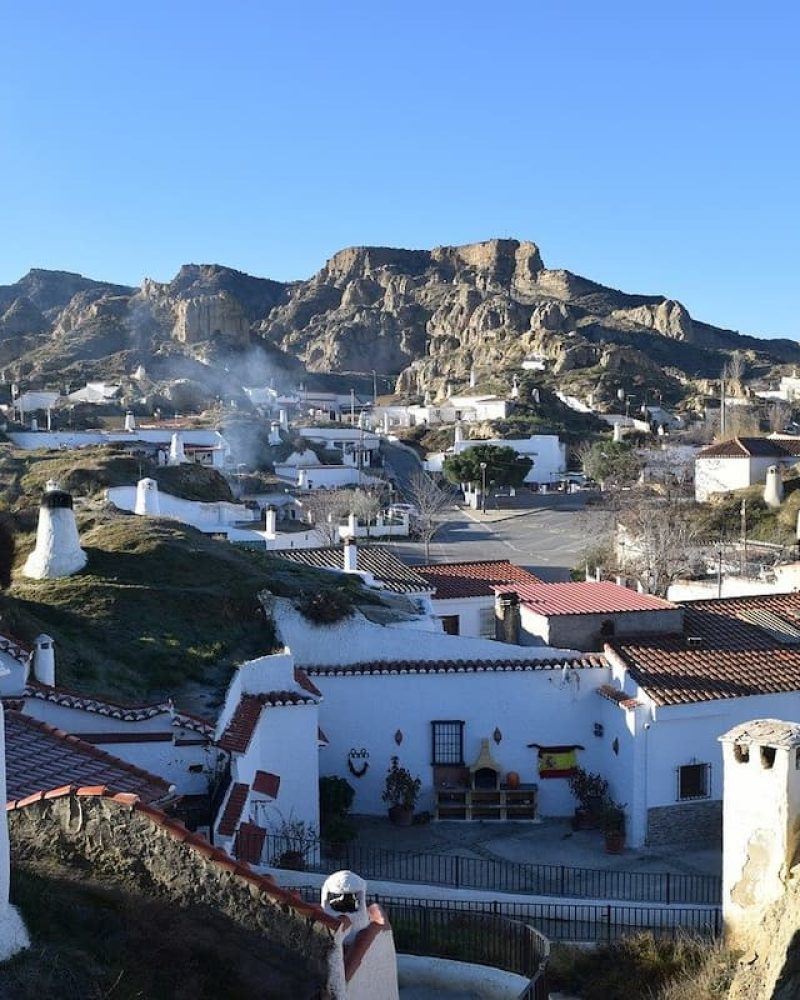 Panorámica del pueblo y la sierra de Guadix